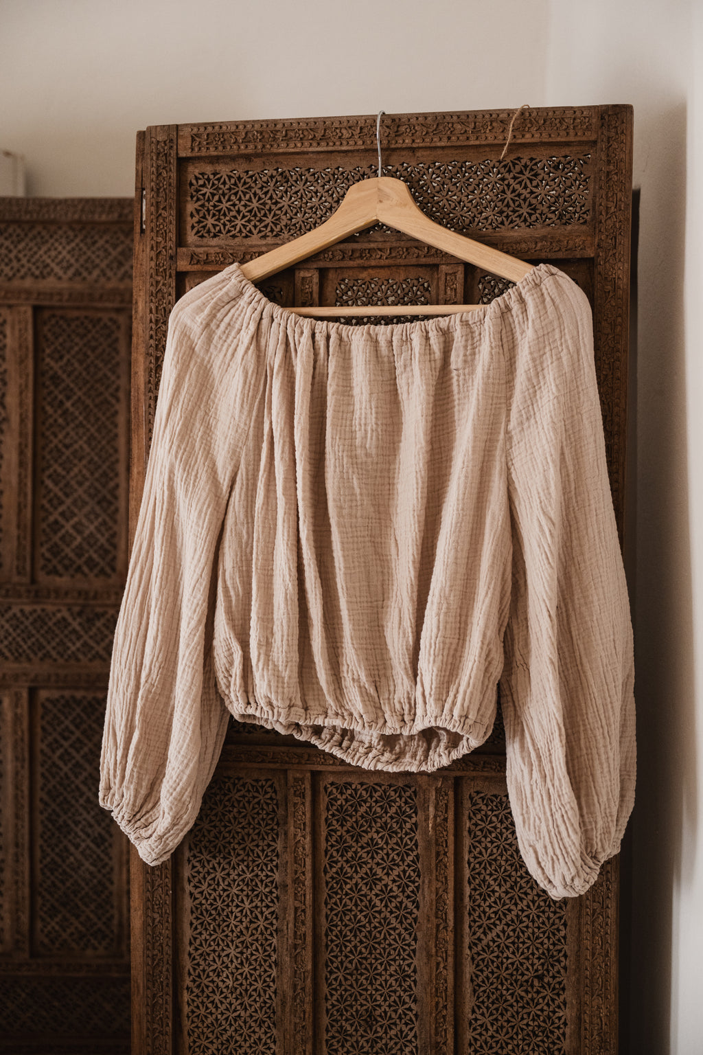 Luna crop musselin blouse in beige