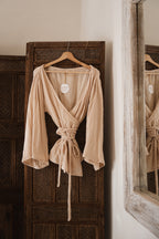 Wrap top musselin in creme