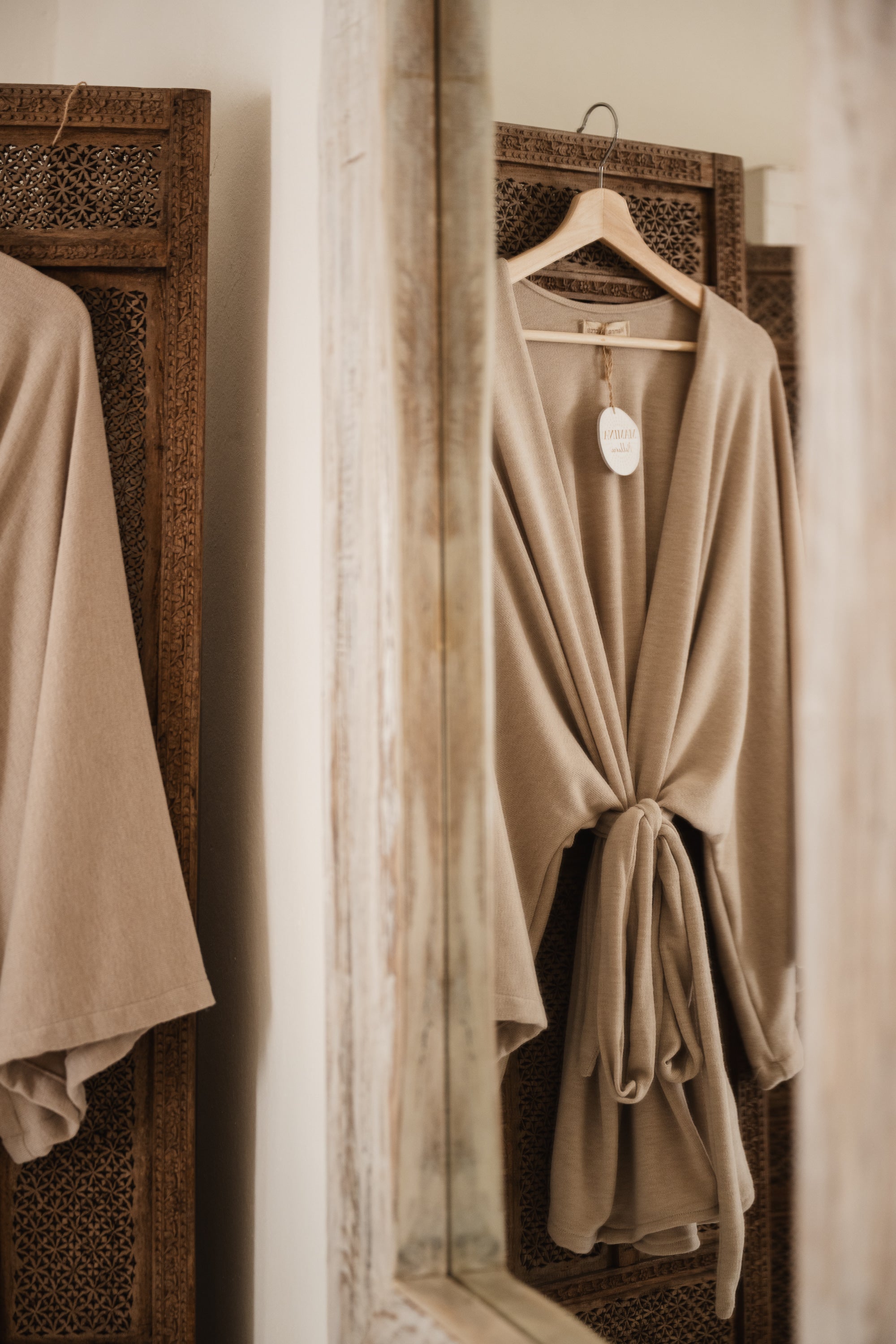 Flow jacket in beige