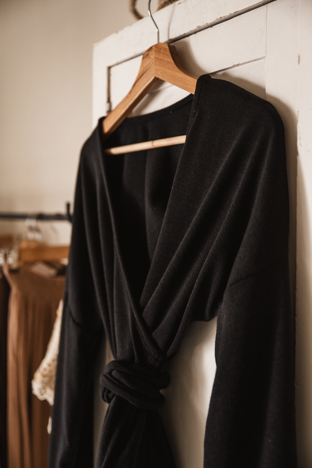 Flow jacket in black