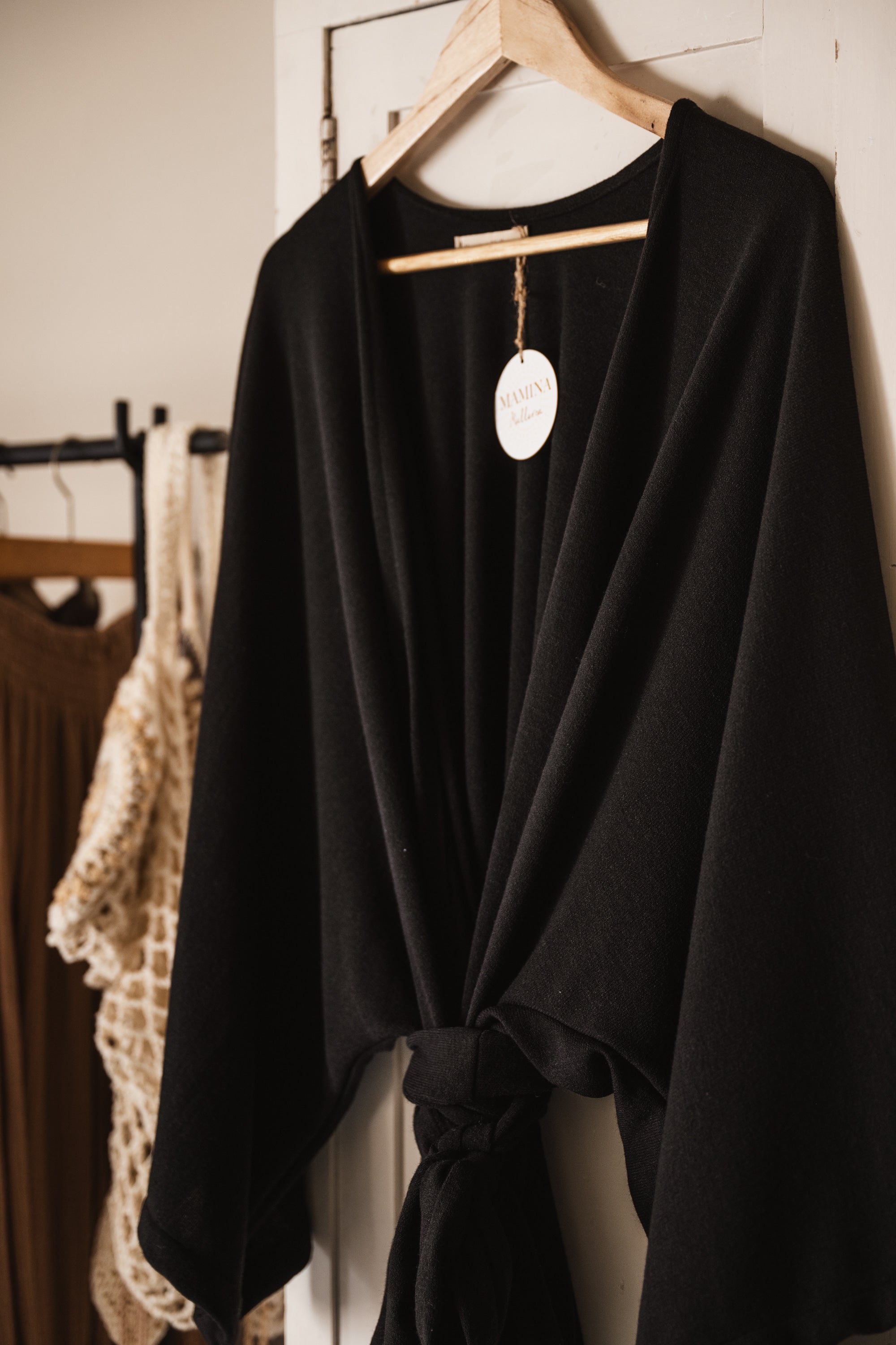 Flow jacket in black